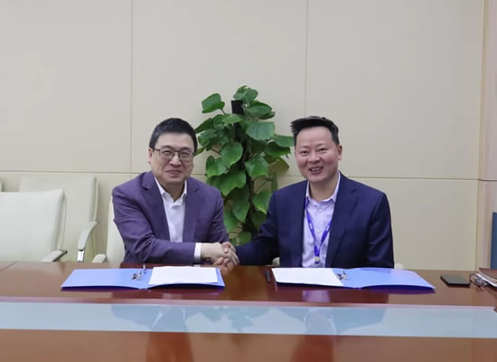 中加合作，走向國際化